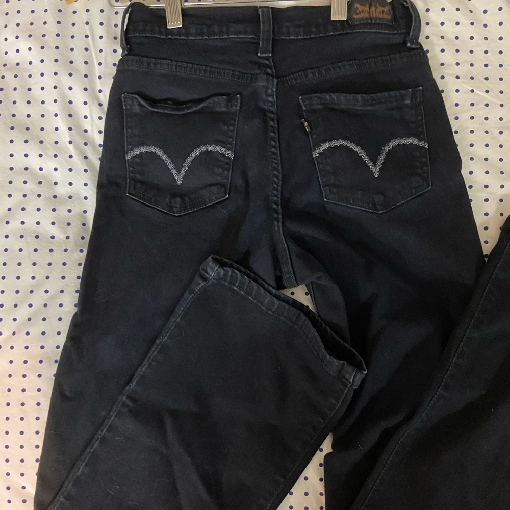 Levi slimming bootcut jeans